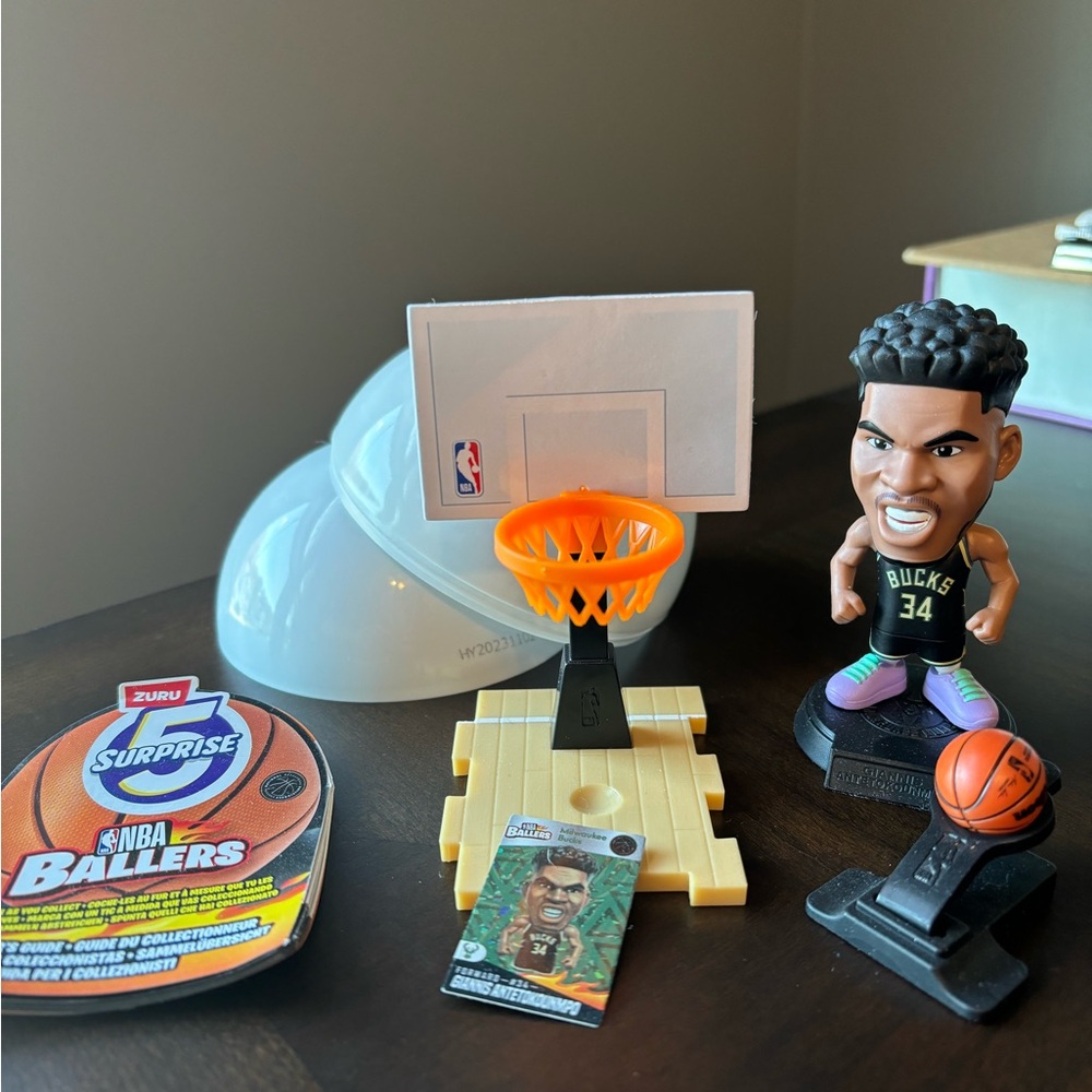 ZURU NBA Ballers 5 Surprise Mystery Figure GIANNIS ANTETOKOUNMPO, Bucks …